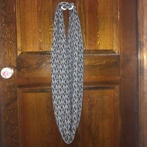 Infinity scarf